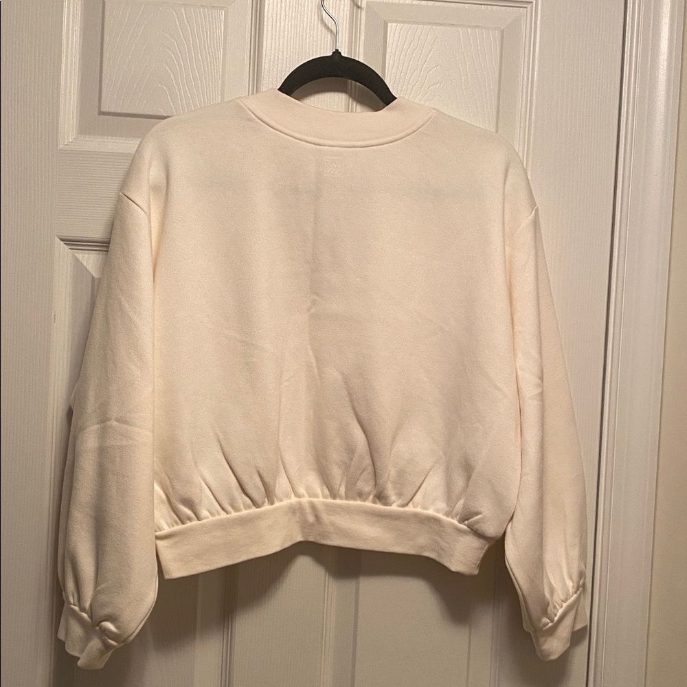 All in Motion Cream Fleece Cropped Sweatshirt…size S - Picture 2 of 6